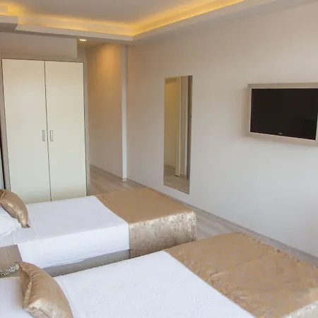 Seren Sari マルマリス